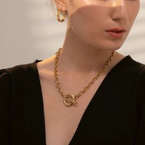💛Gold Plated toggle choker necklace